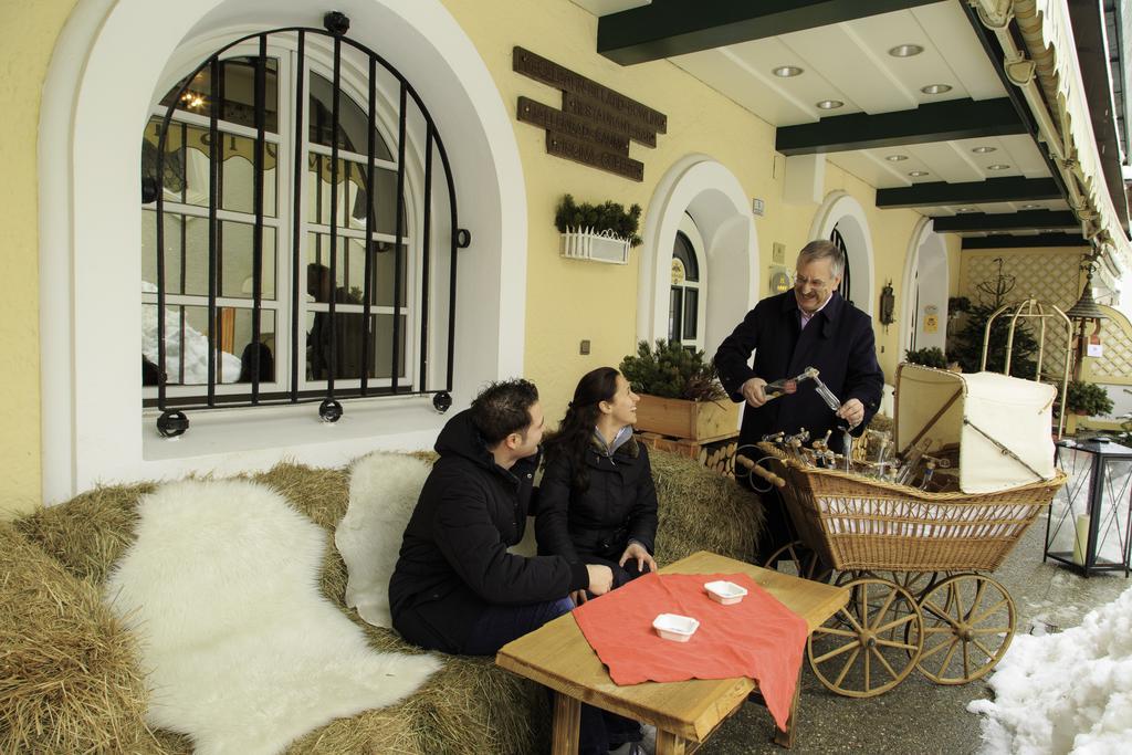 Hotel Cavallino Bianco - Weisses Roessl San Candido Exteriér fotografie