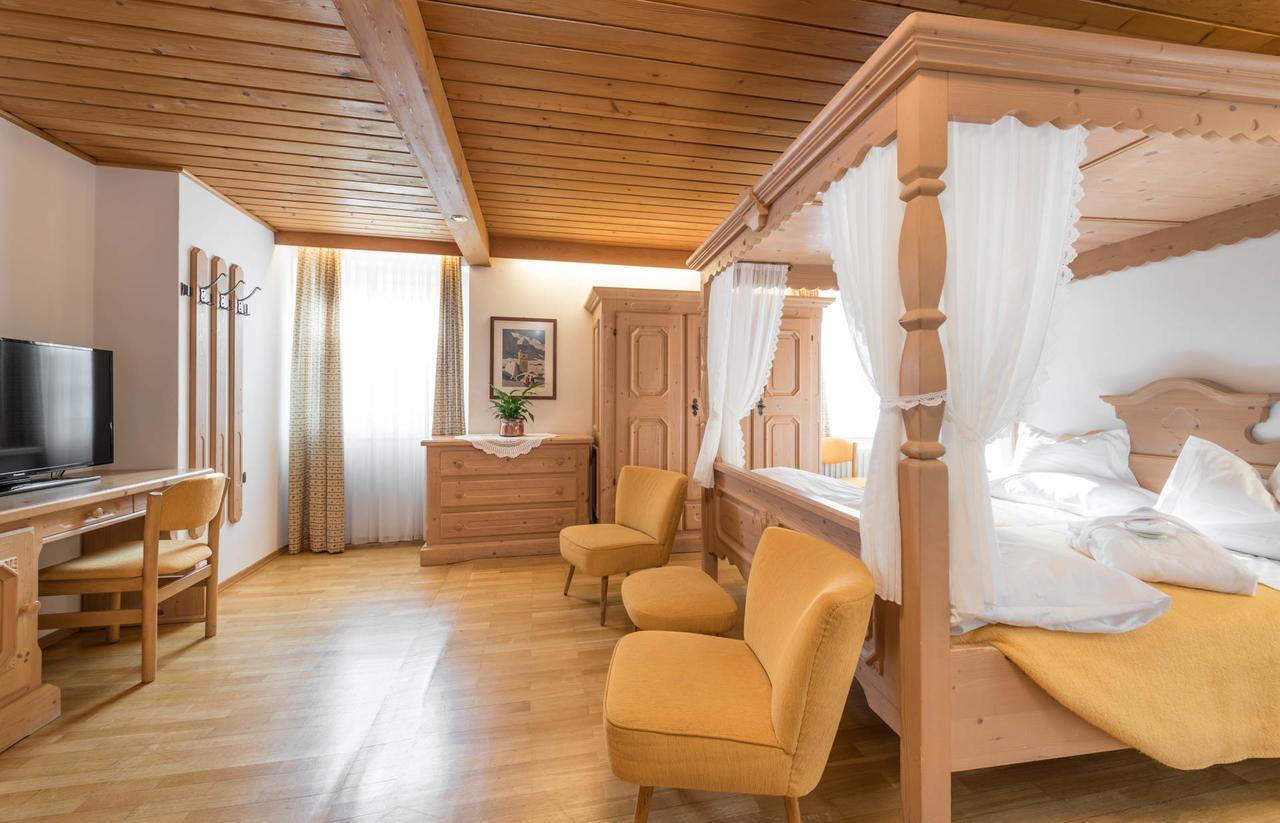 Hotel Cavallino Bianco - Weisses Roessl San Candido Exteriér fotografie